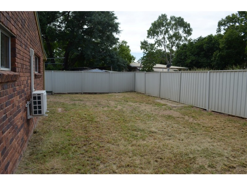 1 Wilby Place, Emerald QLD 4720