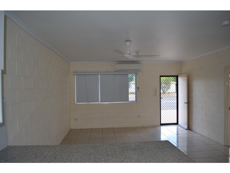 3/15 Baker Street, Emerald QLD 4720