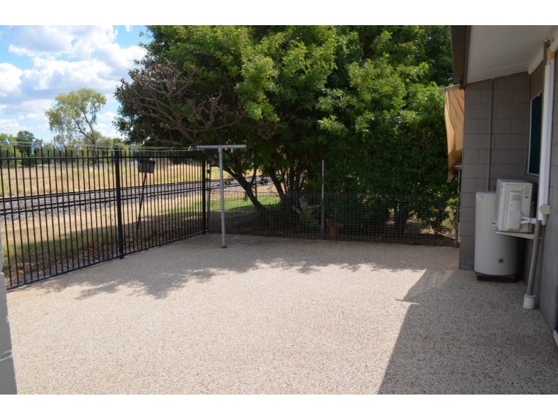 3/15 Baker Street, Emerald QLD 4720