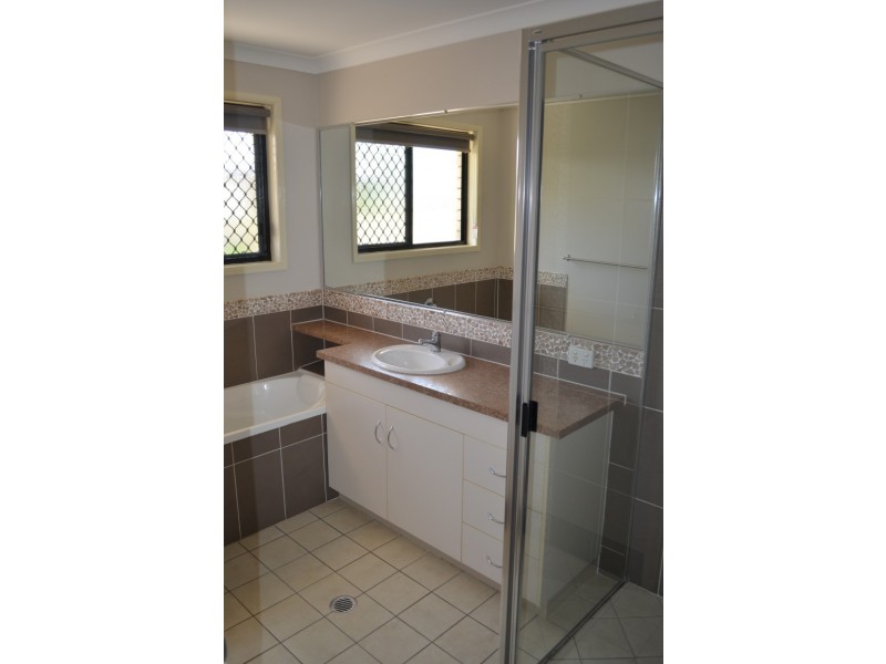 24 Dodd Drive, Emerald QLD 4720