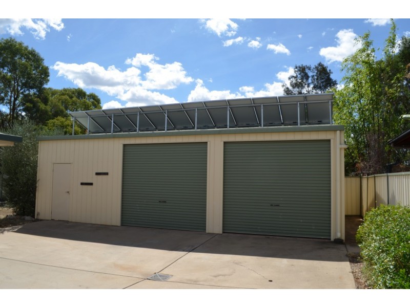 24 Dodd Drive, Emerald QLD 4720