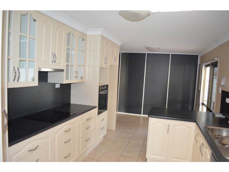 9 Suncross Place, Emerald QLD 4720