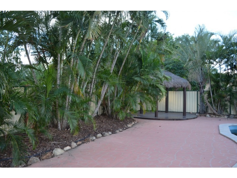 9 Suncross Place, Emerald QLD 4720