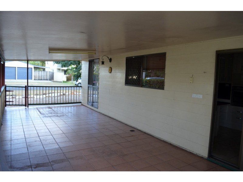 9 Suncross Place, Emerald QLD 4720