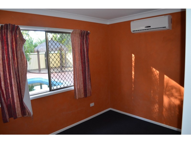 9 Suncross Place, Emerald QLD 4720