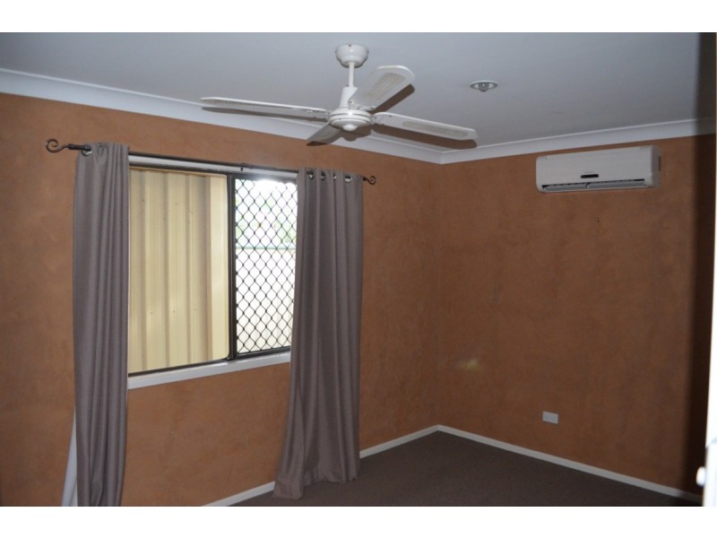 9 Suncross Place, Emerald QLD 4720