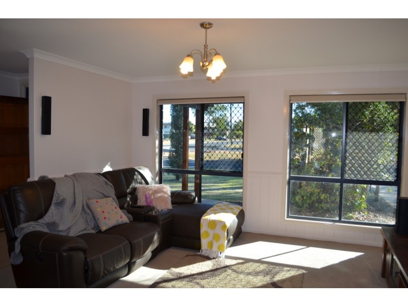 28 Park Avenue, Emerald QLD 4720