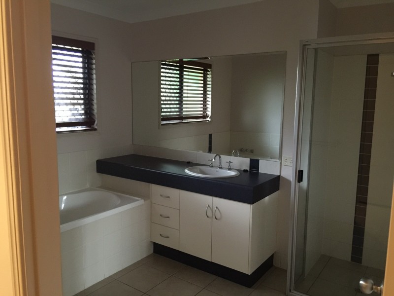 28 Park Avenue, Emerald QLD 4720