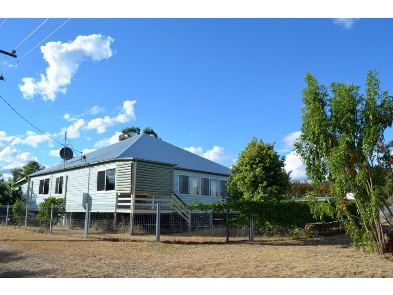 12 Little Street, Emerald QLD 4720