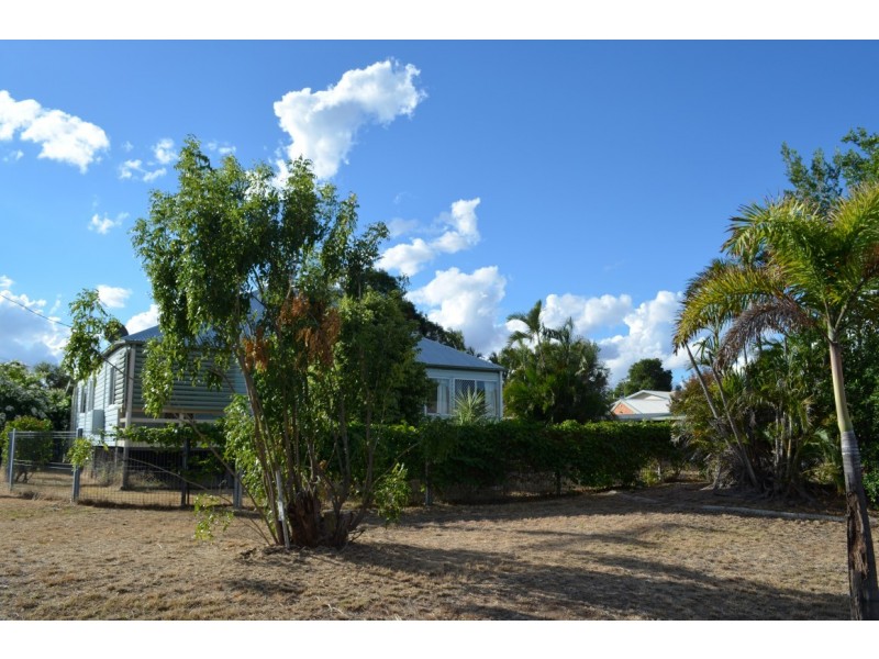 12 Little Street, Emerald QLD 4720