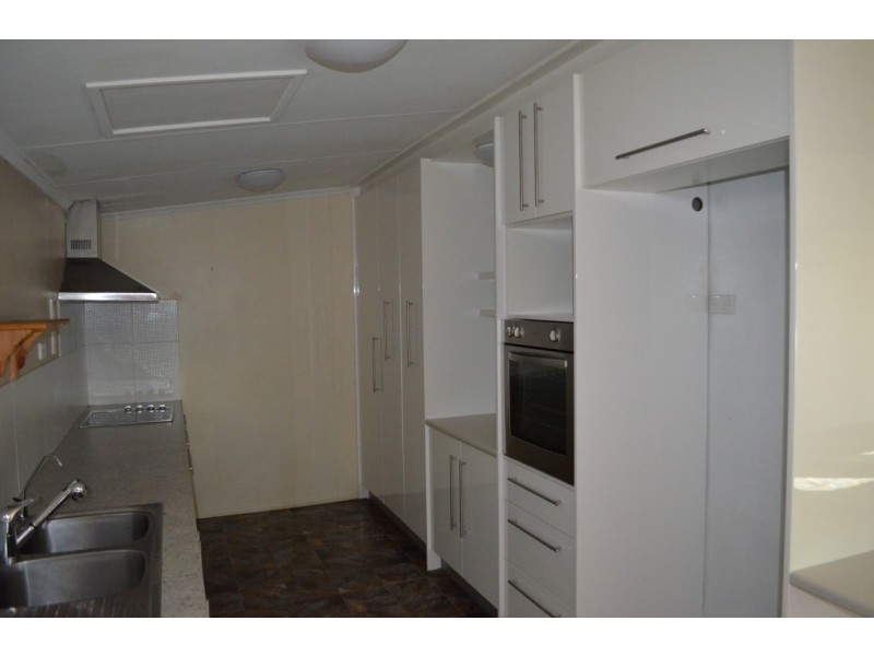 12 Little Street, Emerald QLD 4720