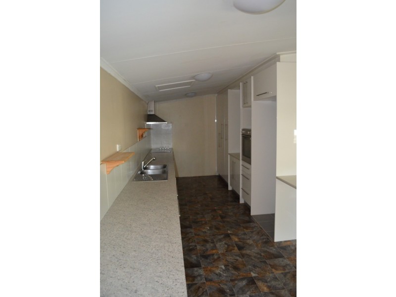 12 Little Street, Emerald QLD 4720