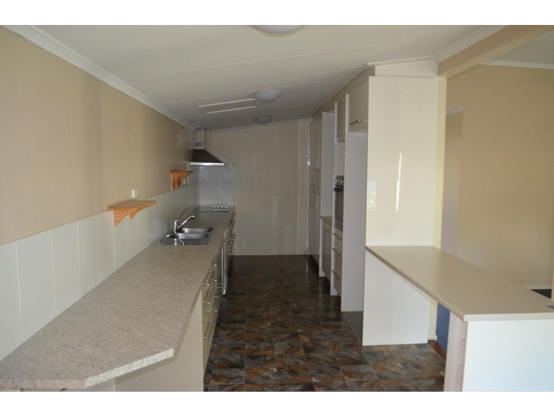 12 Little Street, Emerald QLD 4720