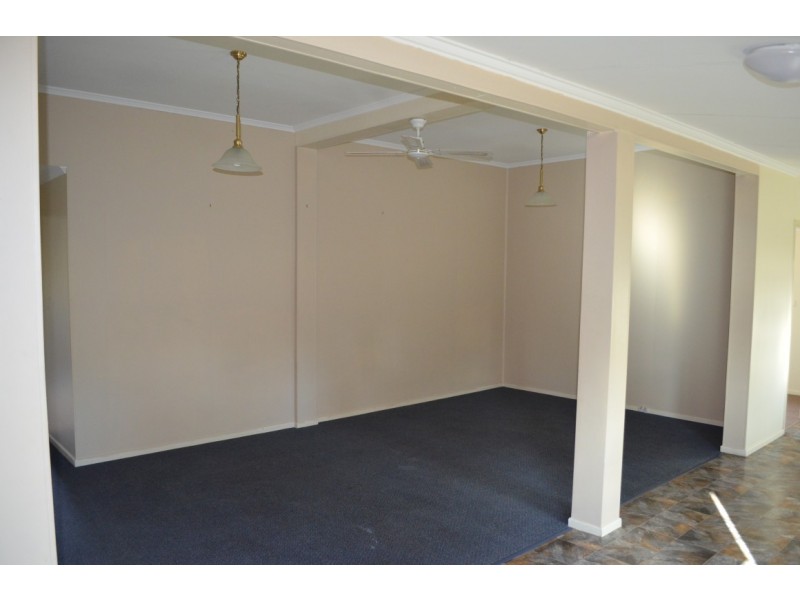 12 Little Street, Emerald QLD 4720