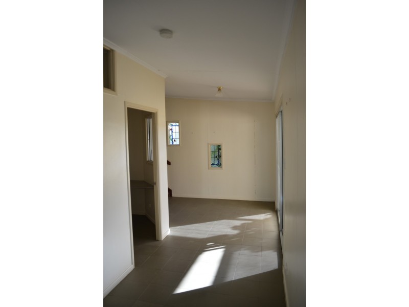 12 Little Street, Emerald QLD 4720