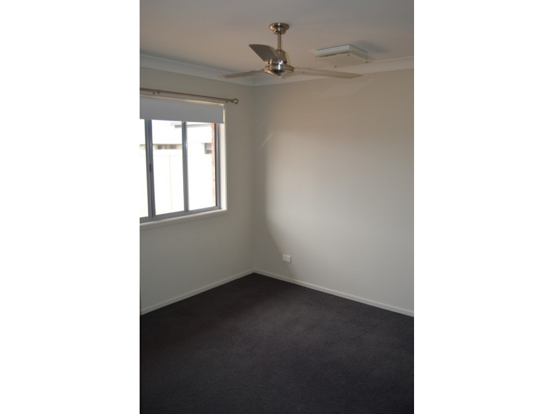 16 Newman Drive, Emerald QLD 4720