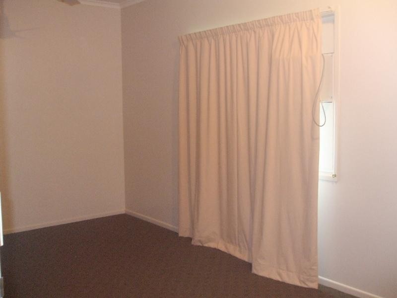 4  Thomas Place, Emerald QLD 4720