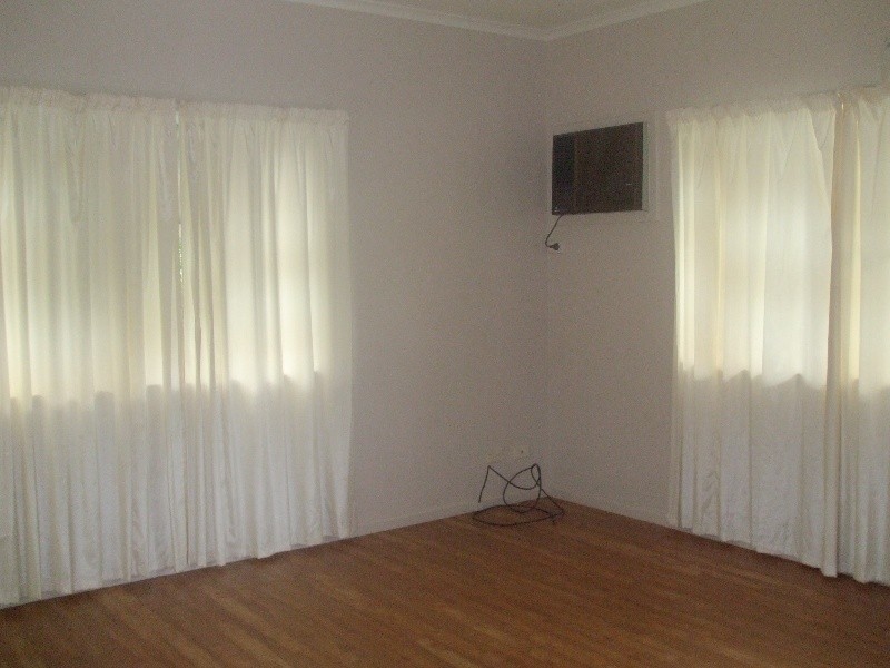 4  Thomas Place, Emerald QLD 4720