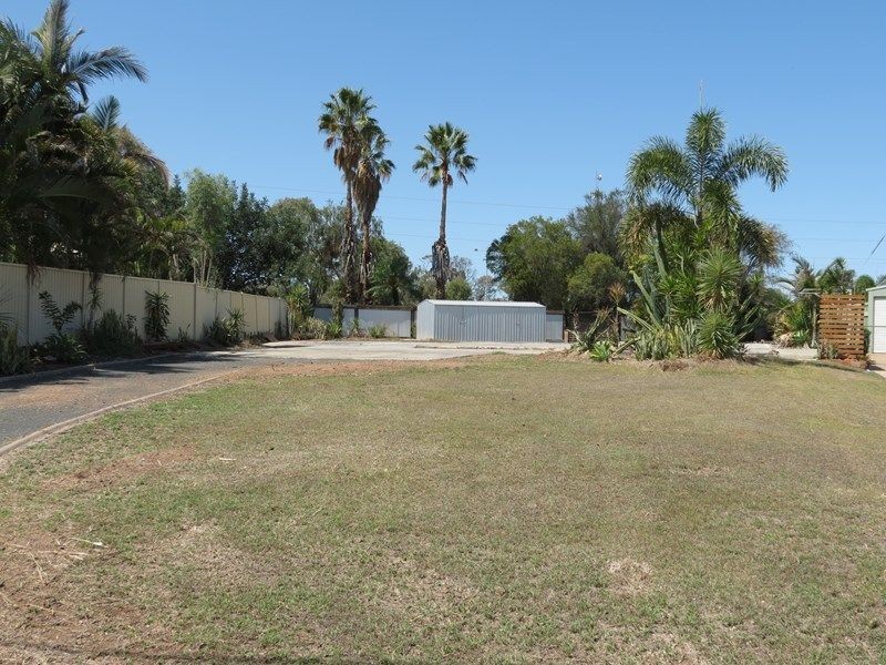 22 Cowan Crescent, Emerald QLD 4720