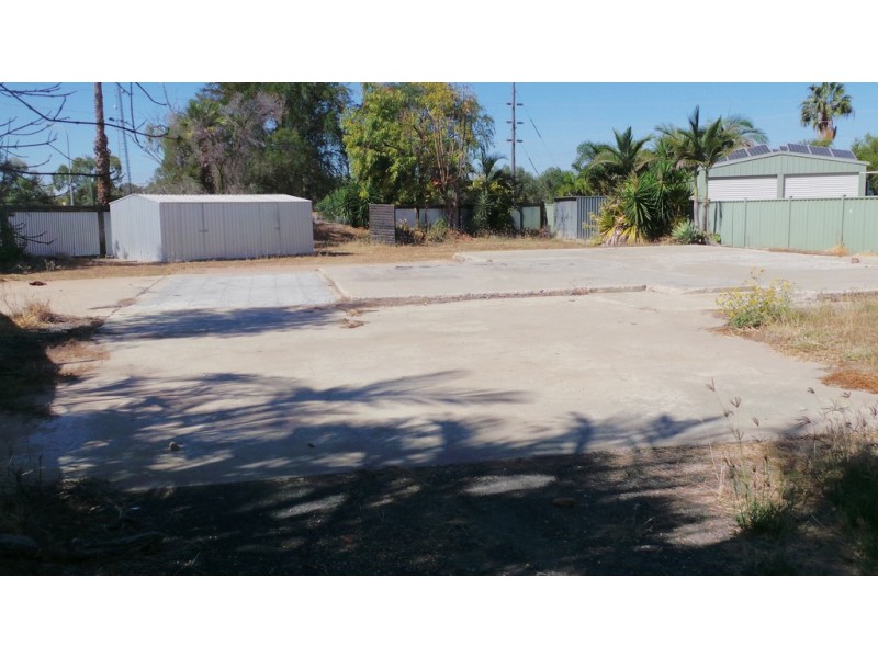 22 Cowan Crescent, Emerald QLD 4720