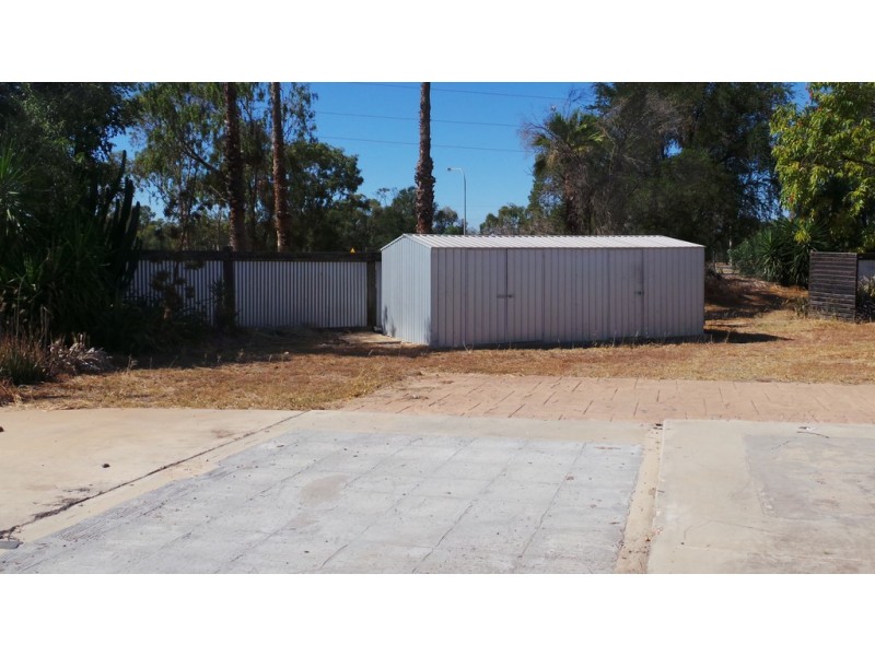 22 Cowan Crescent, Emerald QLD 4720