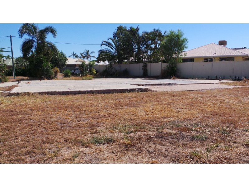 22 Cowan Crescent, Emerald QLD 4720