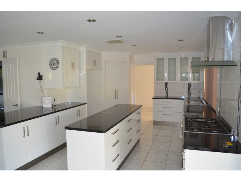 16 Akubra Drive, Emerald QLD 4720