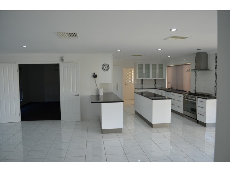 16 Akubra Drive, Emerald QLD 4720