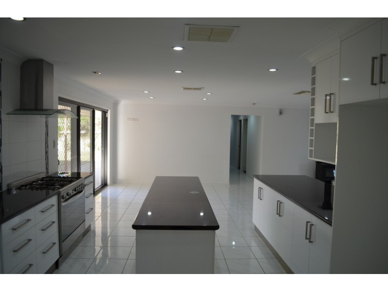 16 Akubra Drive, Emerald QLD 4720