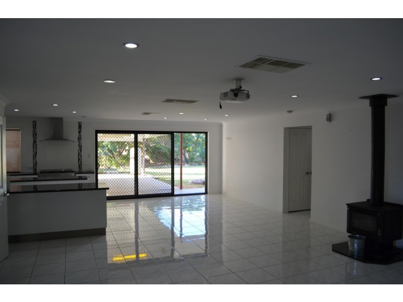 16 Akubra Drive, Emerald QLD 4720