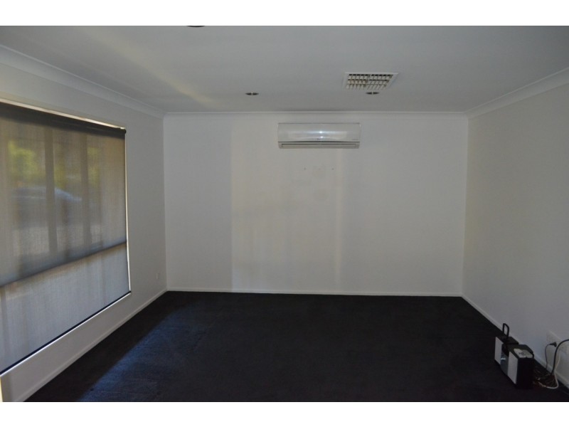 16 Akubra Drive, Emerald QLD 4720