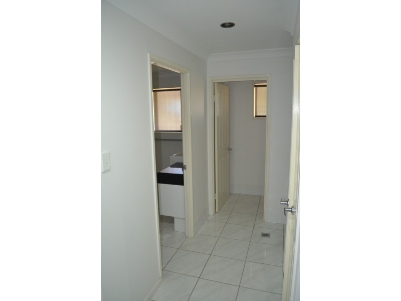 16 Akubra Drive, Emerald QLD 4720