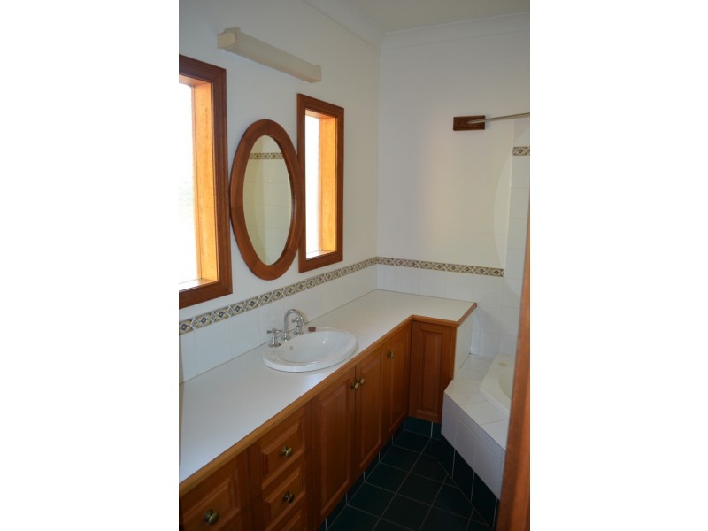 23 Akubra Drive, Emerald QLD 4720