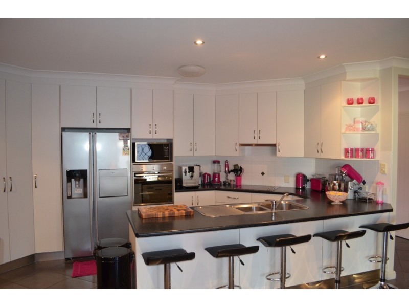6 Brokenwood Street, Emerald QLD 4720