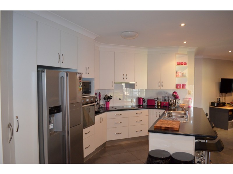 6 Brokenwood Street, Emerald QLD 4720