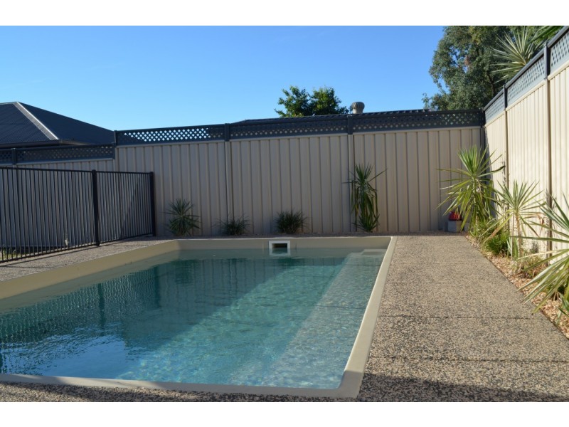6 Brokenwood Street, Emerald QLD 4720