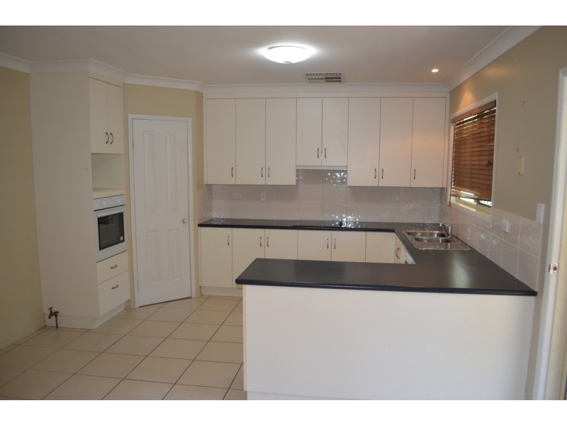 10 Clark Drive, Emerald QLD 4720