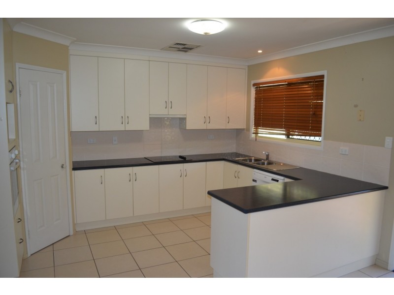 10 Clark Drive, Emerald QLD 4720