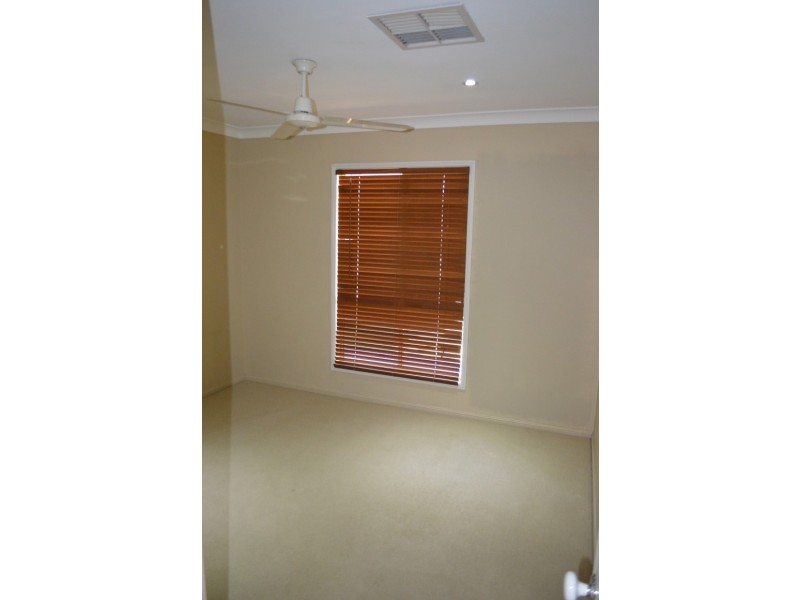 10 Clark Drive, Emerald QLD 4720