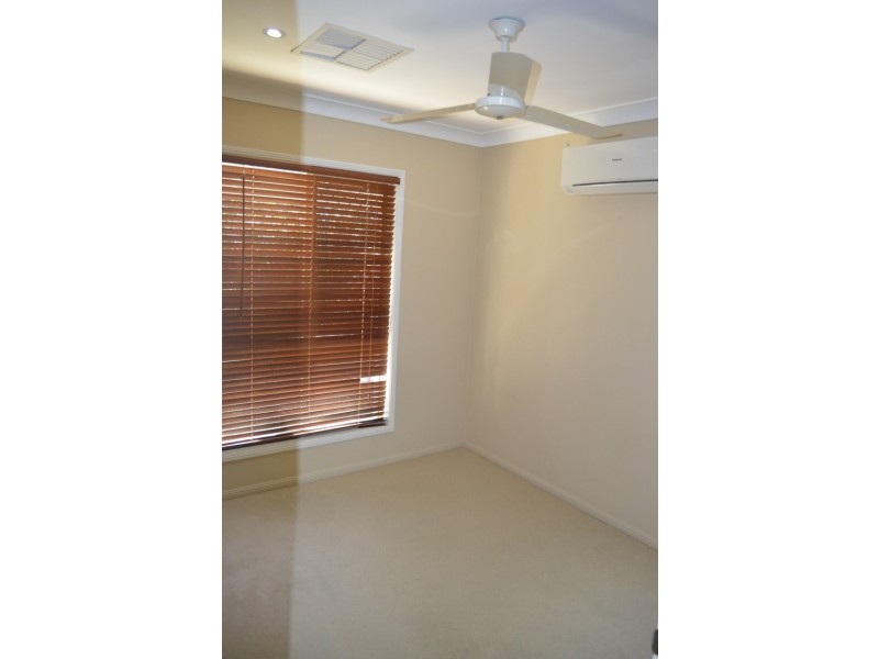 10 Clark Drive, Emerald QLD 4720