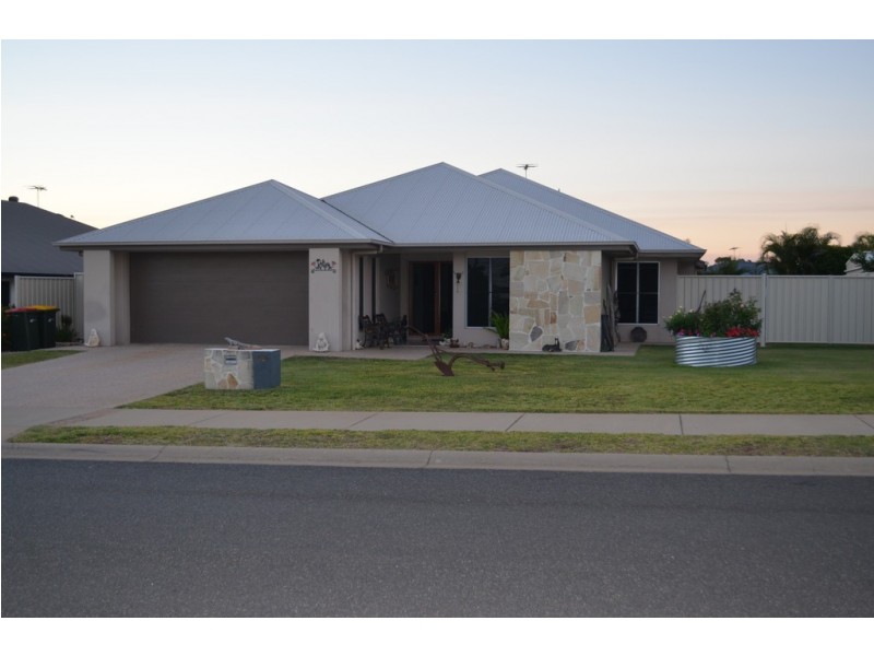 15 Saville Street, Emerald QLD 4720