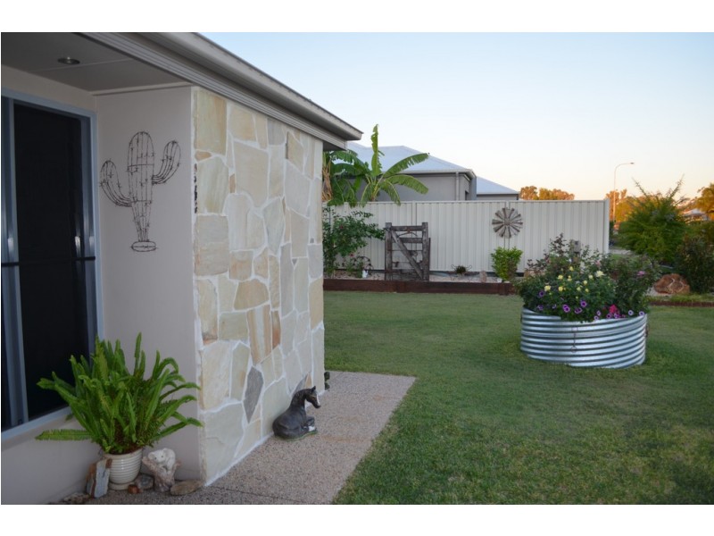 15 Saville Street, Emerald QLD 4720