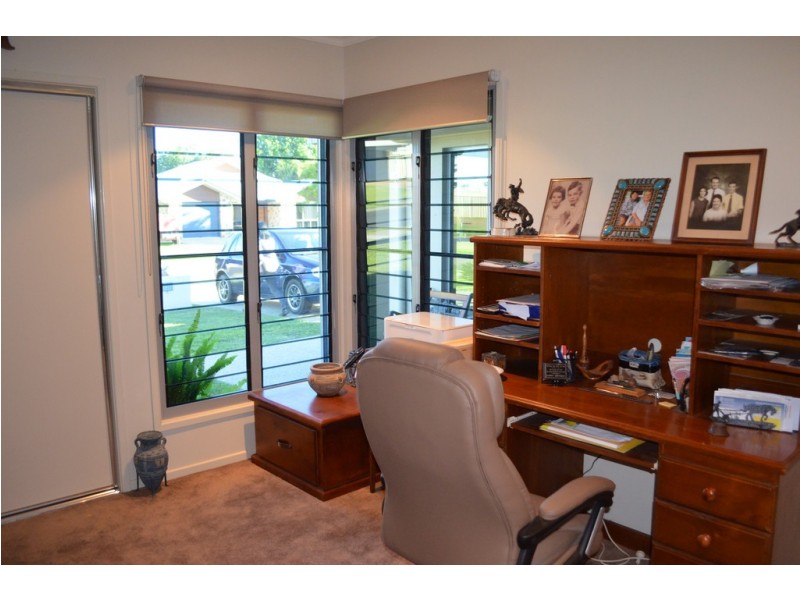 15 Saville Street, Emerald QLD 4720