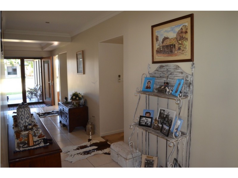 15 Saville Street, Emerald QLD 4720