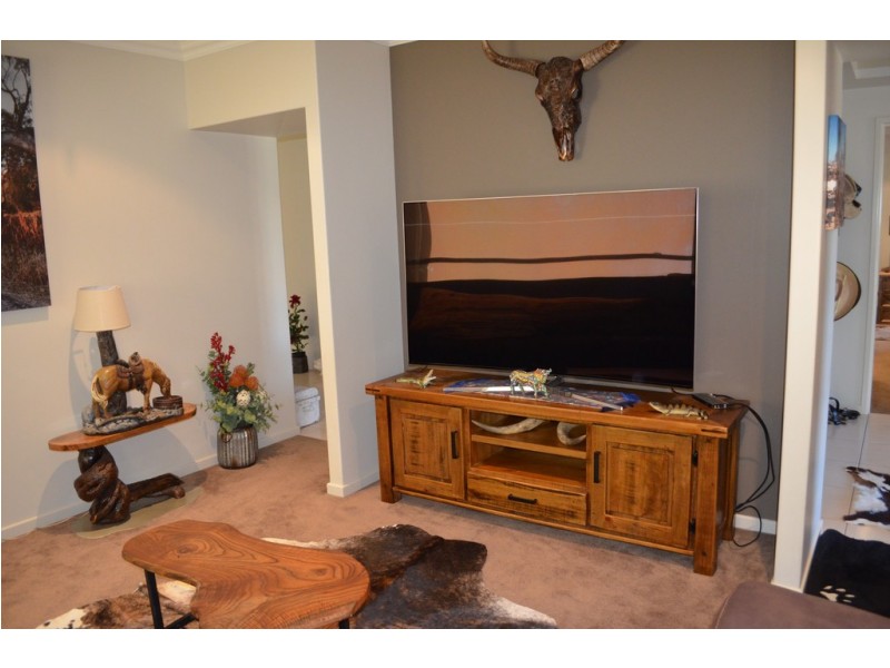 15 Saville Street, Emerald QLD 4720