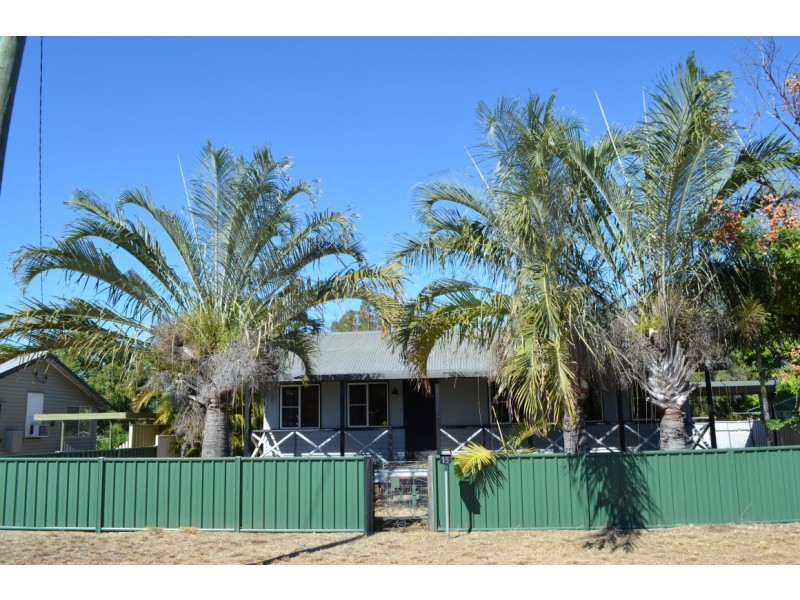 15 New Street, Emerald QLD 4720