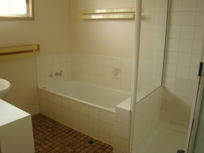 20 Roseanne Road, Emerald QLD 4720