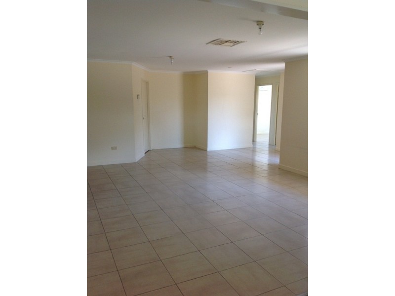 18 Barry Street, Emerald QLD 4720