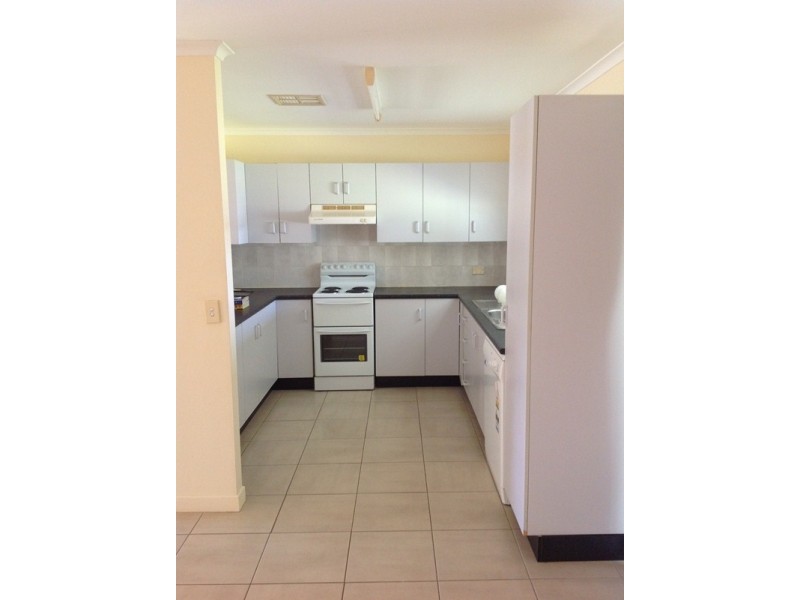 18 Barry Street, Emerald QLD 4720