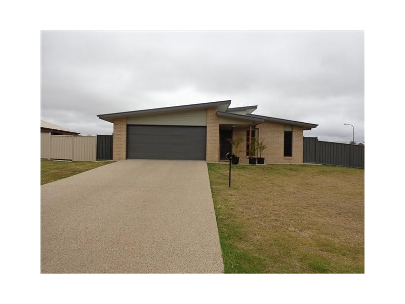 12 Bluegums Drive, Emerald QLD 4720